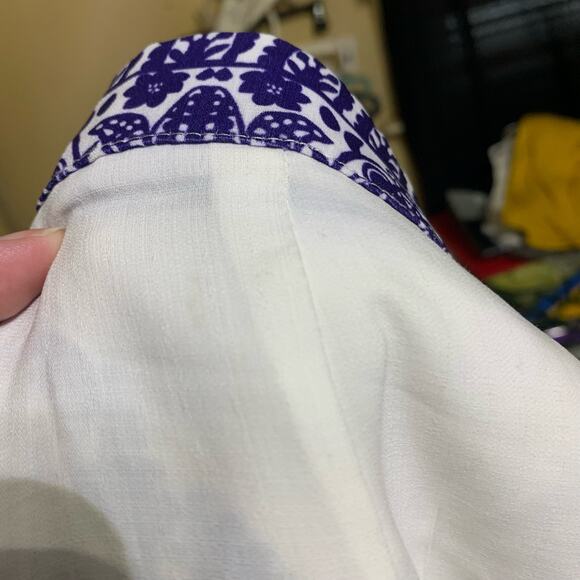 Lily Whyt Blue and White Fine China High Waisted Shorts Size 8 - Picture 6 of 14